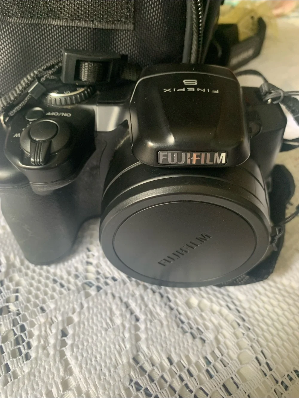 Fujifilm FinePix S8600 Digital Camera - Black